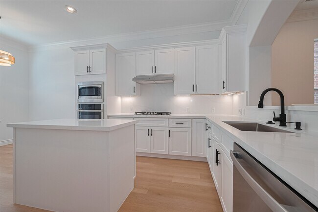 Building Photo - 1514 Olive Park