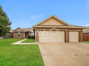 Building Photo - 8809 SW 46th St