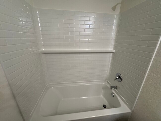 Building Photo - 27101 N Twin Lakes Dr