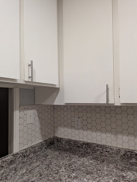 Building Photo - 709 Adeline Pl