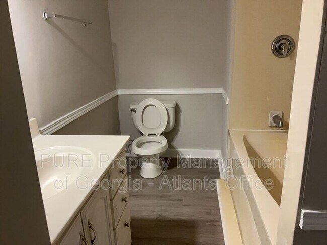 Building Photo - 2190 Kennesaw Due West Rd NW