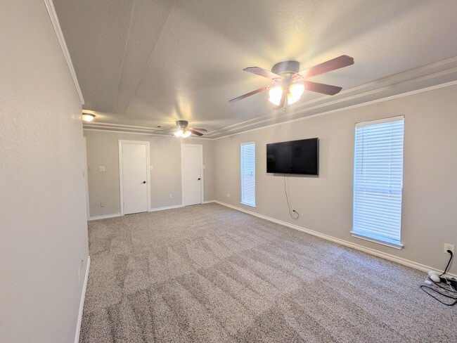 Building Photo - 6618 Cloverbend St