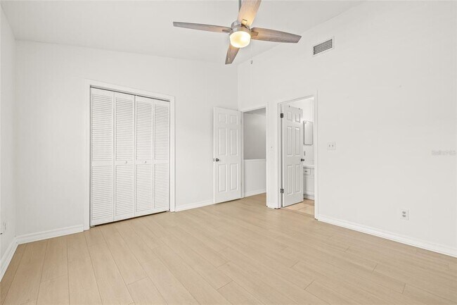 Building Photo - 609 S Glen Ave