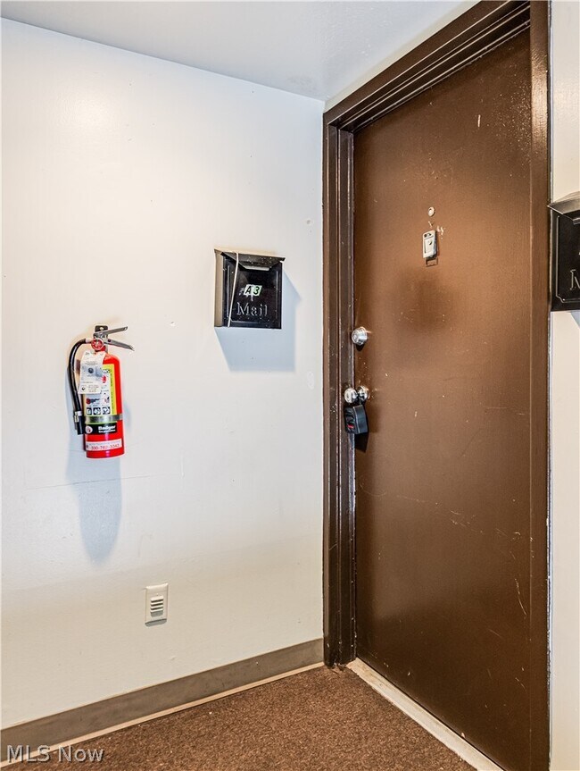 Building Photo - 2550 Chamberlain Rd