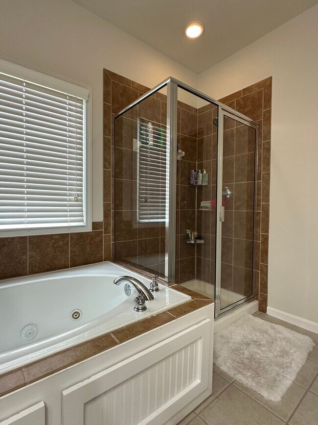 Building Photo - Gorgeous Home for Rent in Sought-after Suw...
