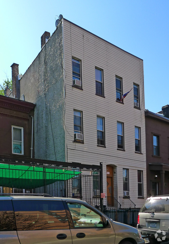 Building Photo - 40 Grove St