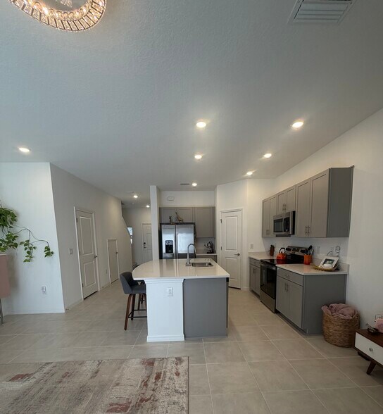 Building Photo - 2256 Paravane Way