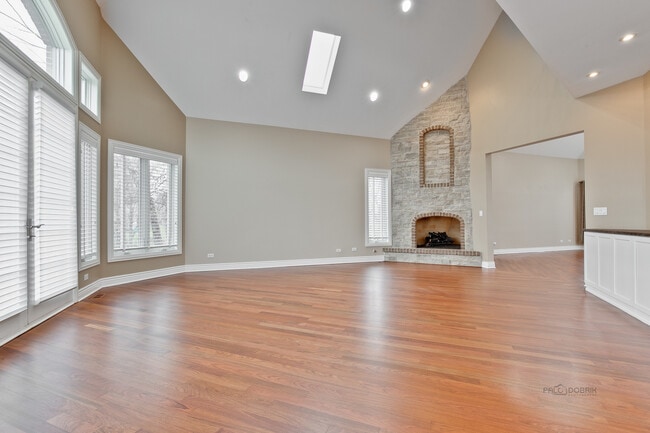 Building Photo - 7229 Roxbury Ct