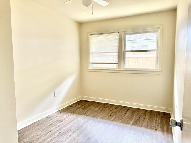 Building Photo - 343 S Fairfax Dr