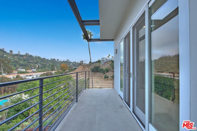 Building Photo - 2608 Corralitas Dr