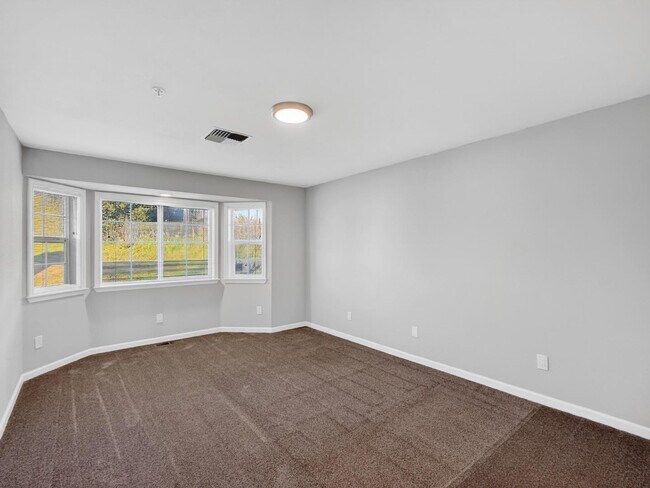 Building Photo - 2800 Roop Rd