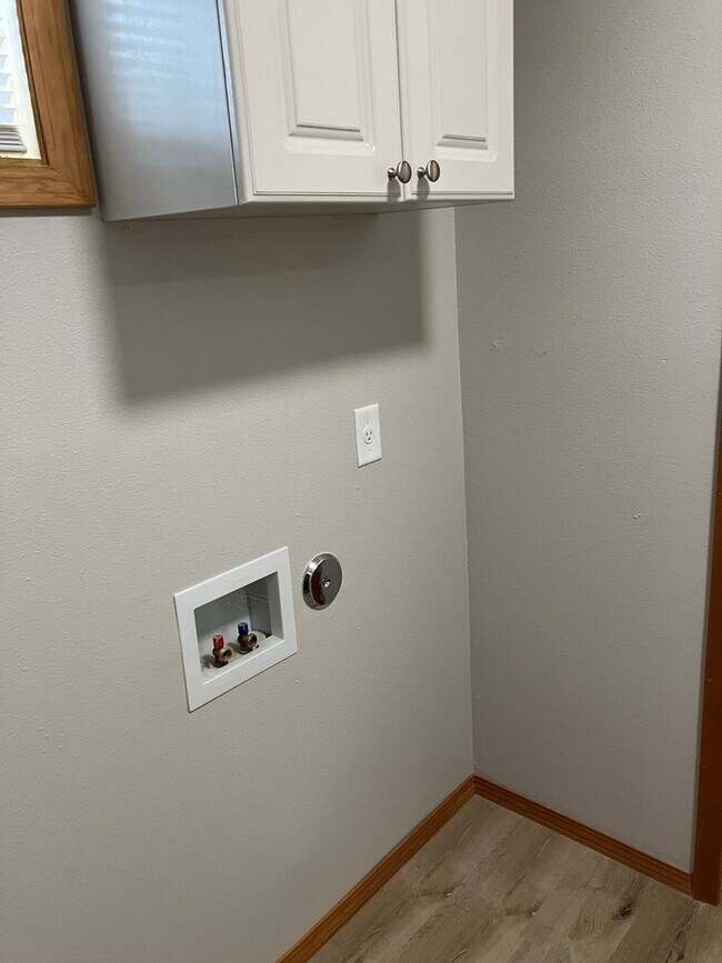 Building Photo - 3 Bedroom 2 bath house in Newberg