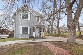 Building Photo - 1112 N 40
