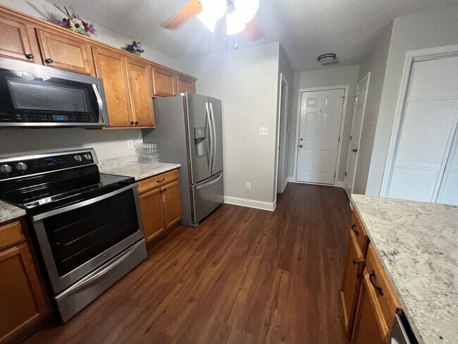 Building Photo - 314 Springcreek Ct