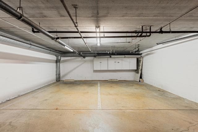 Building Photo - 2420 Torrey Pines Rd