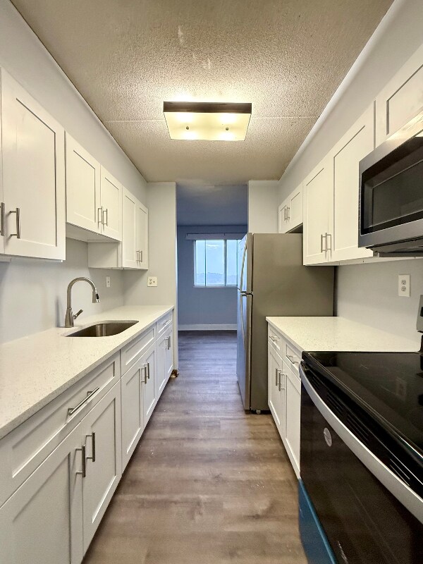 Building Photo - 120 Huntington Turnpike