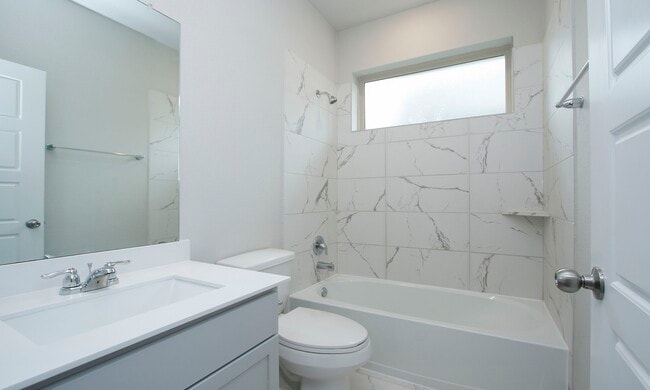 Building Photo - 31611 Lyle Mnr Dr