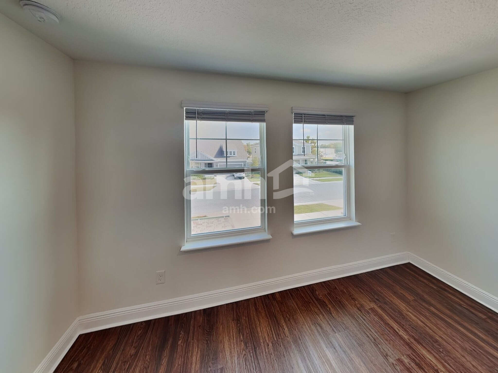 Building Photo - 815 Heavenly Dr