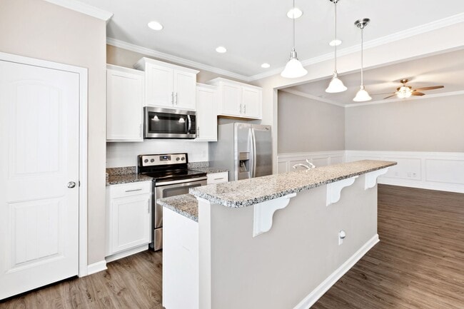 Building Photo - Modern Elegance in Brightleaf: 3-Bedroom Townhouse with Amenities Galore