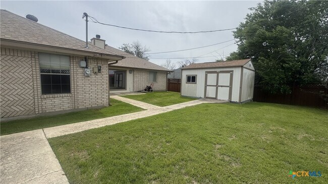 Building Photo - 3701 Water Oak Dr