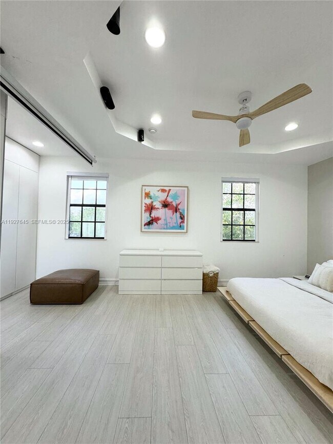 Building Photo - 13017 Riverwalk Cir S