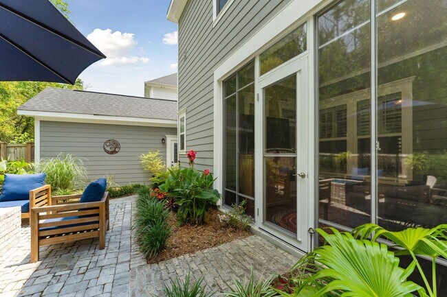 Building Photo - Well maintained home in Fleming Park - Jam...