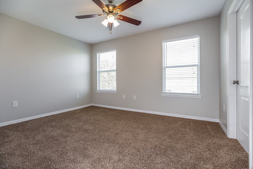 Building Photo - 4004 Pemberly Pines Cir