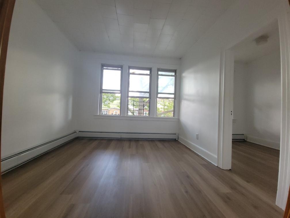 Building Photo - 395 Ege Ave