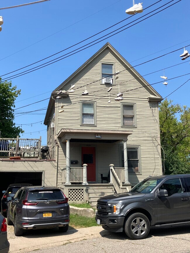 Primary Photo - 925 Greenwood Ave