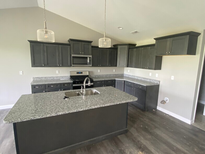 Building Photo - 14 Sonata Ln