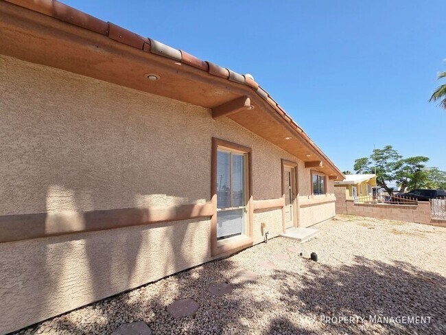 Building Photo - 713 N 18th St