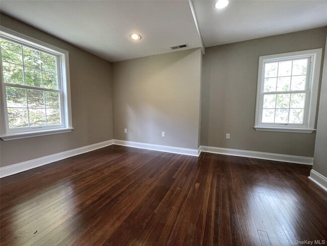 Building Photo - 130 Old Mt Kisco Rd
