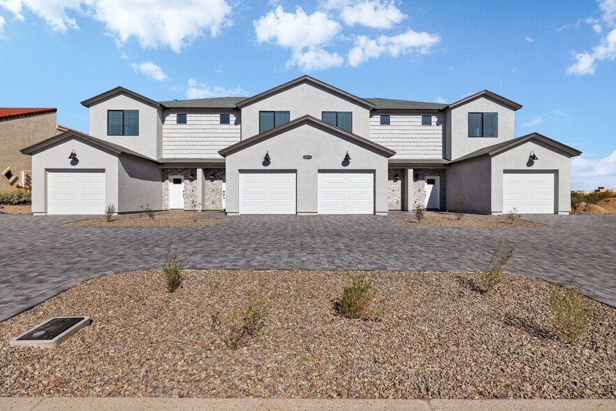 Building Photo - 16714 E Almont Dr