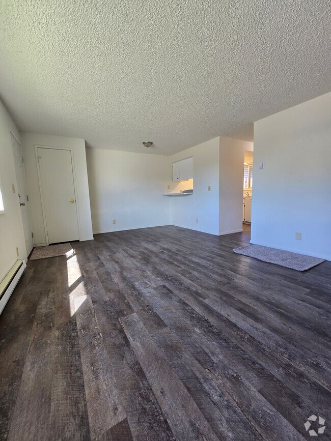 Building Photo - North Spokane 2bd 1.5 bath