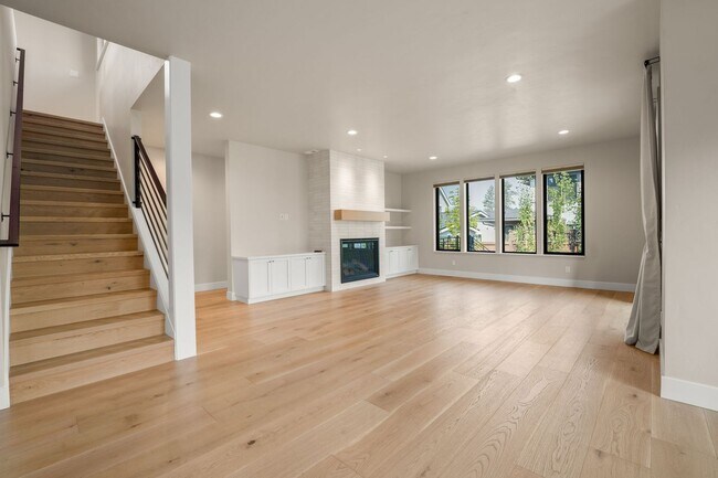 Building Photo - 2971 NW Polarstar Ave
