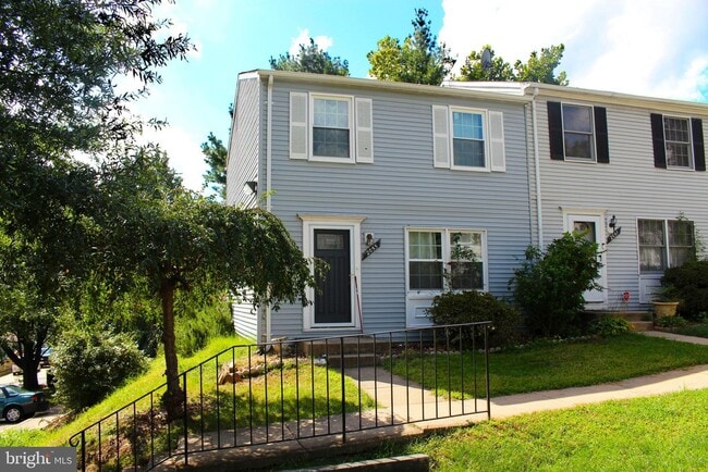 Building Photo - 2055 S Lincoln St