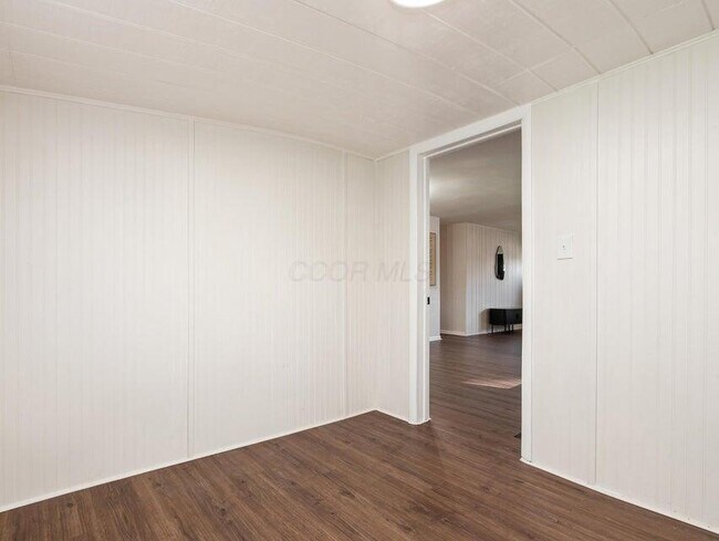 Building Photo - 1543 S Hamilton Rd