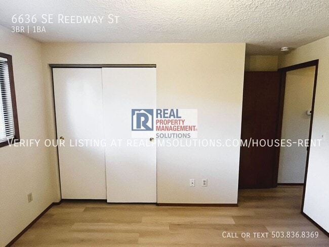 Building Photo - 6636 SE Reedway St