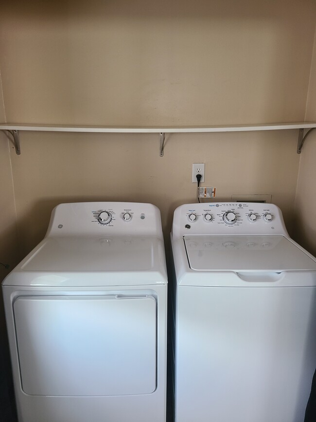 Laundry Hookups - 2679 S Melville Dr