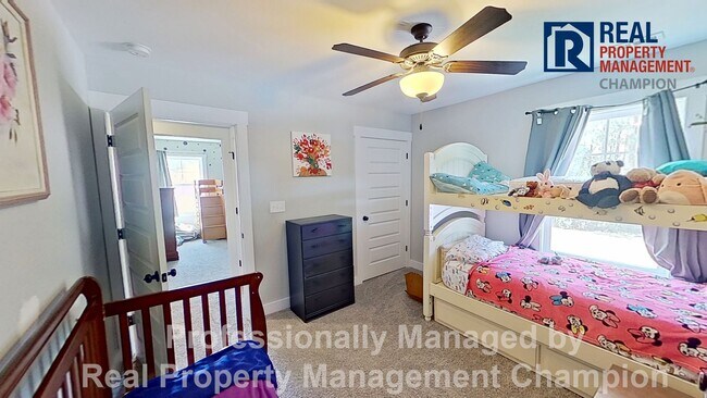 Building Photo - Spacious 3 BD/2.5 BA + Bonus Room | Community Boat Ramp & Dock Access