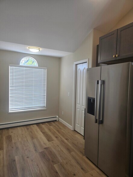 Building Photo - 401 Sand Cliff Ct