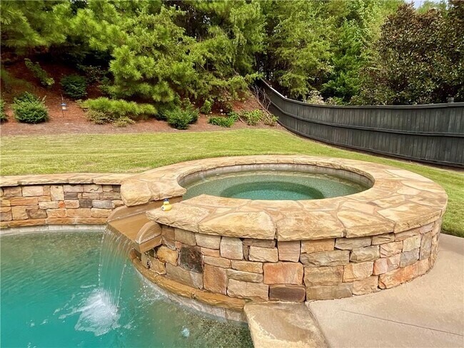 Building Photo - 5452 Oak Crest Ln
