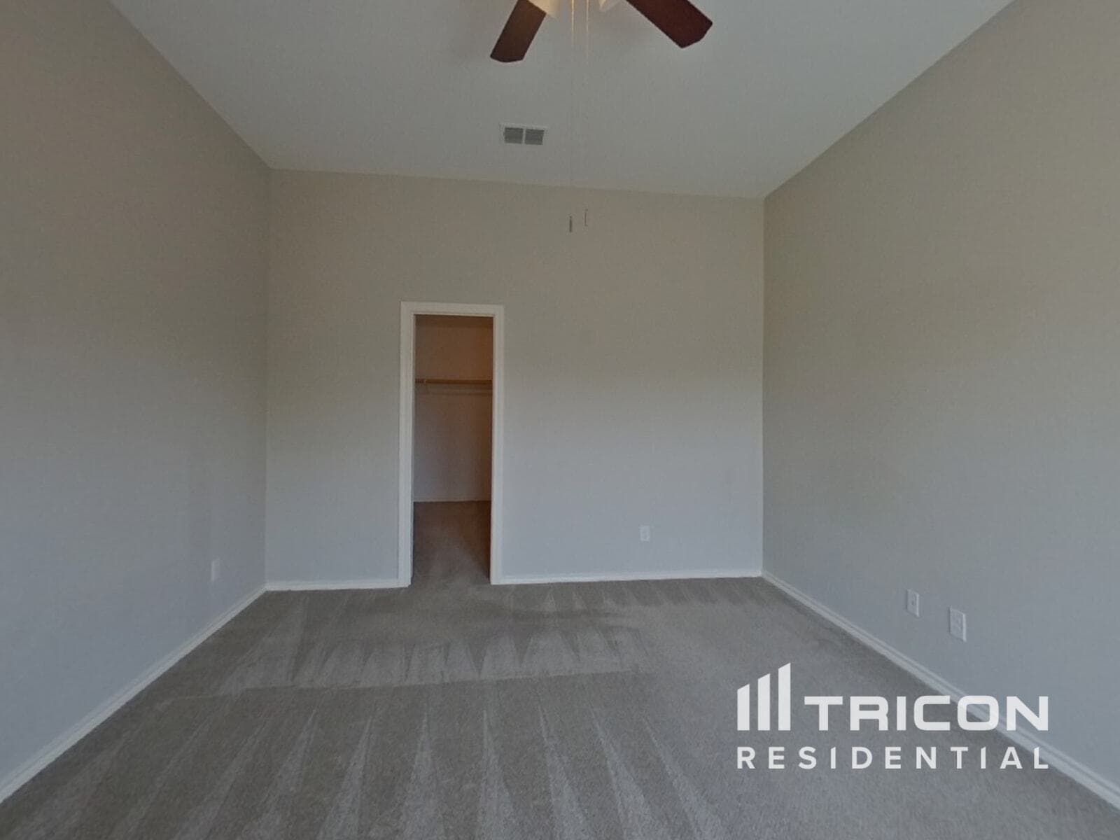 Building Photo - 617 Chickadee Dr