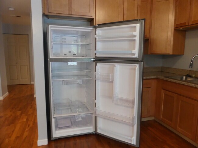 Building Photo - 1420 Menard St