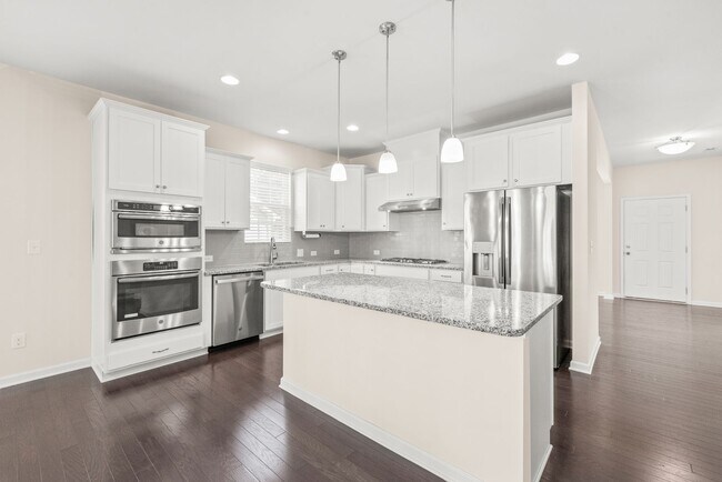 Building Photo - 3 Bedroom Home in Belmont!