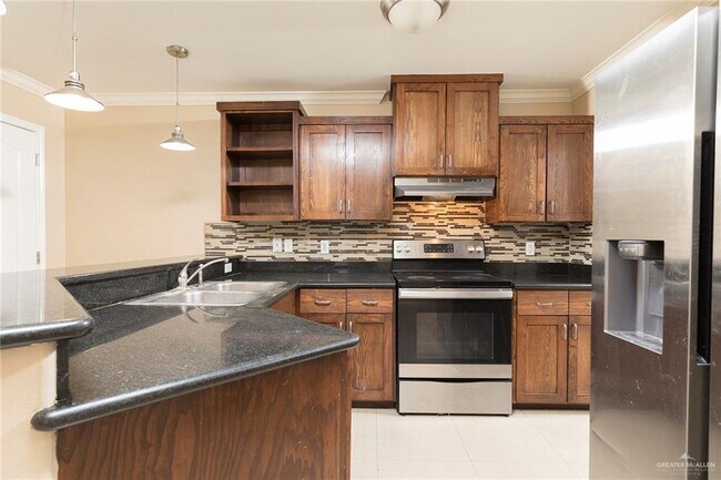 Building Photo - 17 S 48th Ln