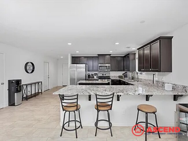 Building Photo - Stunning 4 Bedroom in Southwest Bakersfield!