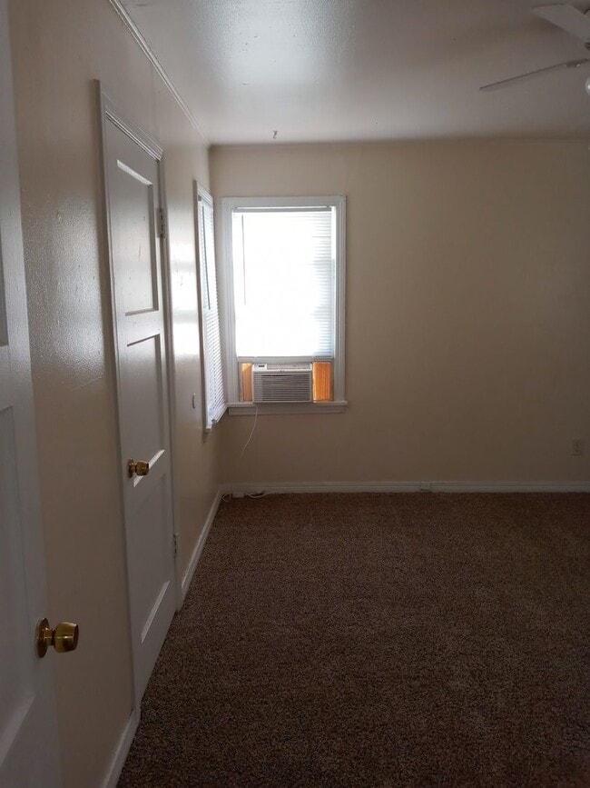 Building Photo - Nice 1 bed, 1 bath Duplex