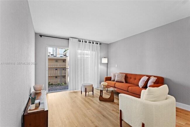 Building Photo - 677 NE 24th St