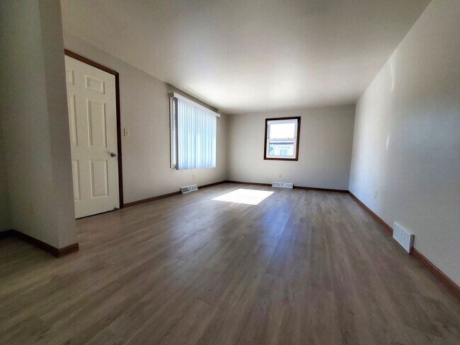 Building Photo - Coolidge